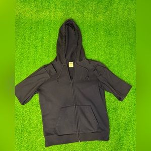 This a Victoria secret pink Logo shop hoodie, only wore 4 times!